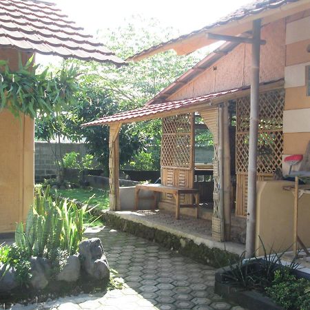 Gypsi Guest House Pangandaran Bagian luar foto