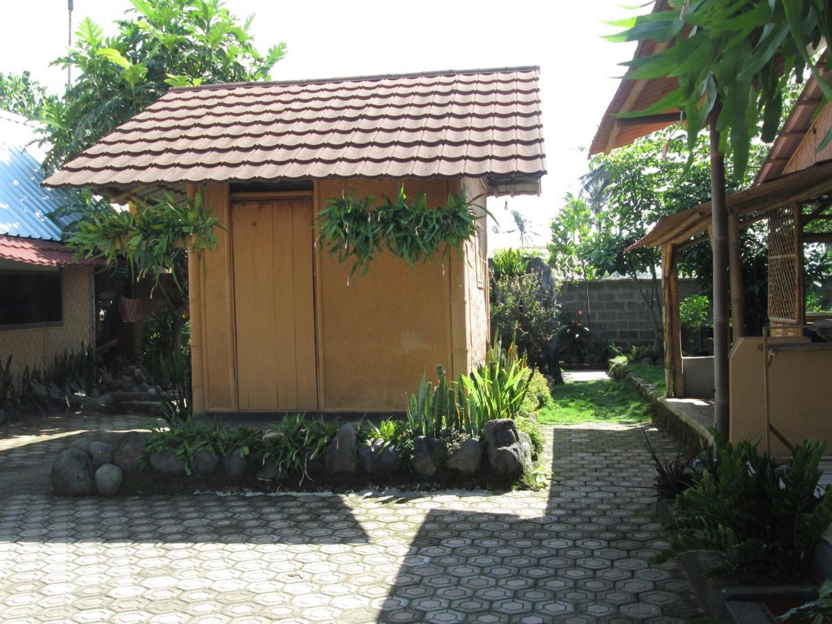 Gypsi Guest House Pangandaran Bagian luar foto